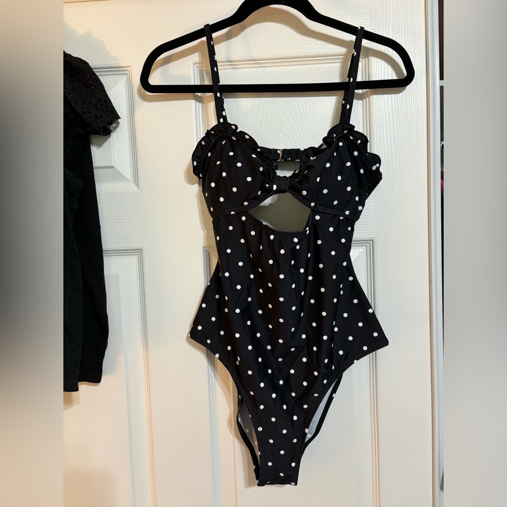Cupshe polka dot cut-out one piece swimsuit, size M